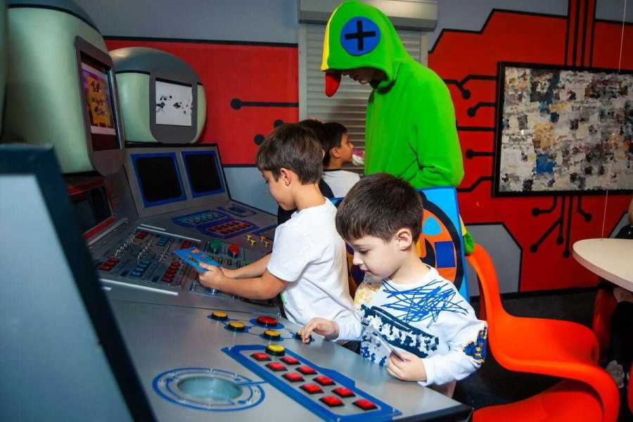 Квест в реальности Brawl Stars против Marvel от компании 101 Квест Квест в реальности Brawl Stars против Marvel от компании 101 Квест